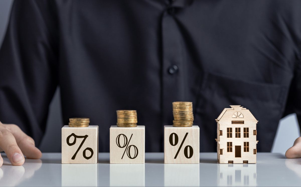 Cómo ahorrar para la entrada de un piso en España: cuánto necesitas, en cuánto tiempo puedes tenerlo y dónde guardar el dinero